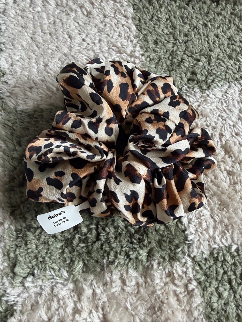 Claire’s Leopard Scrunchie